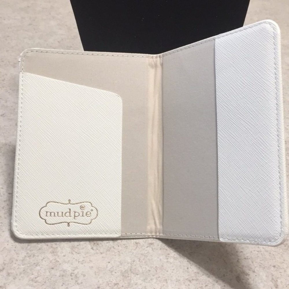 PASSPORT Holder White & Gold Mudpie NEW Great Gift! - Picture 5 of 5